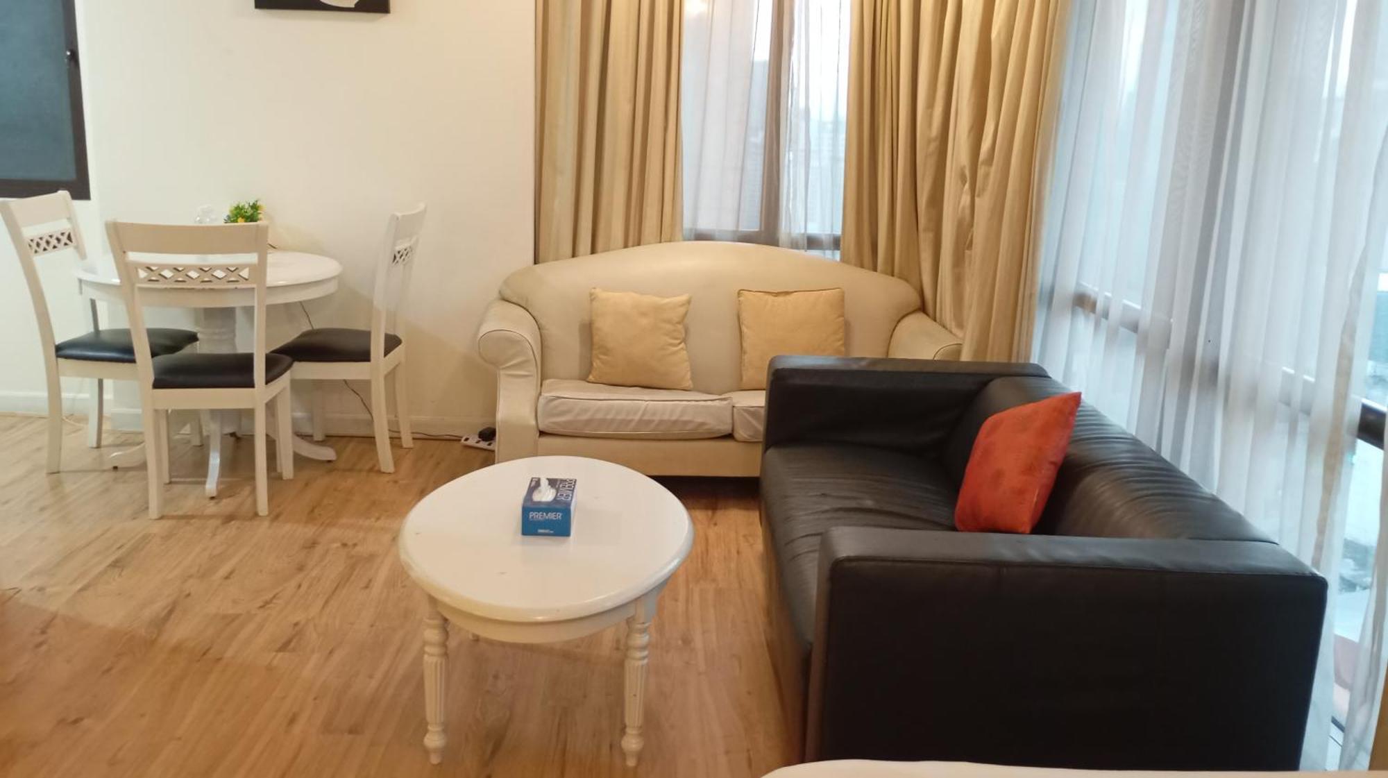 Apartment Kl Cozy East Suite At Times Square
