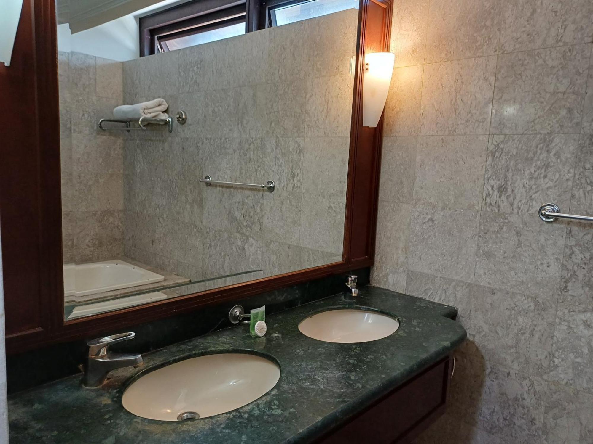 Apartment Kl Cozy East Suite At Times Square