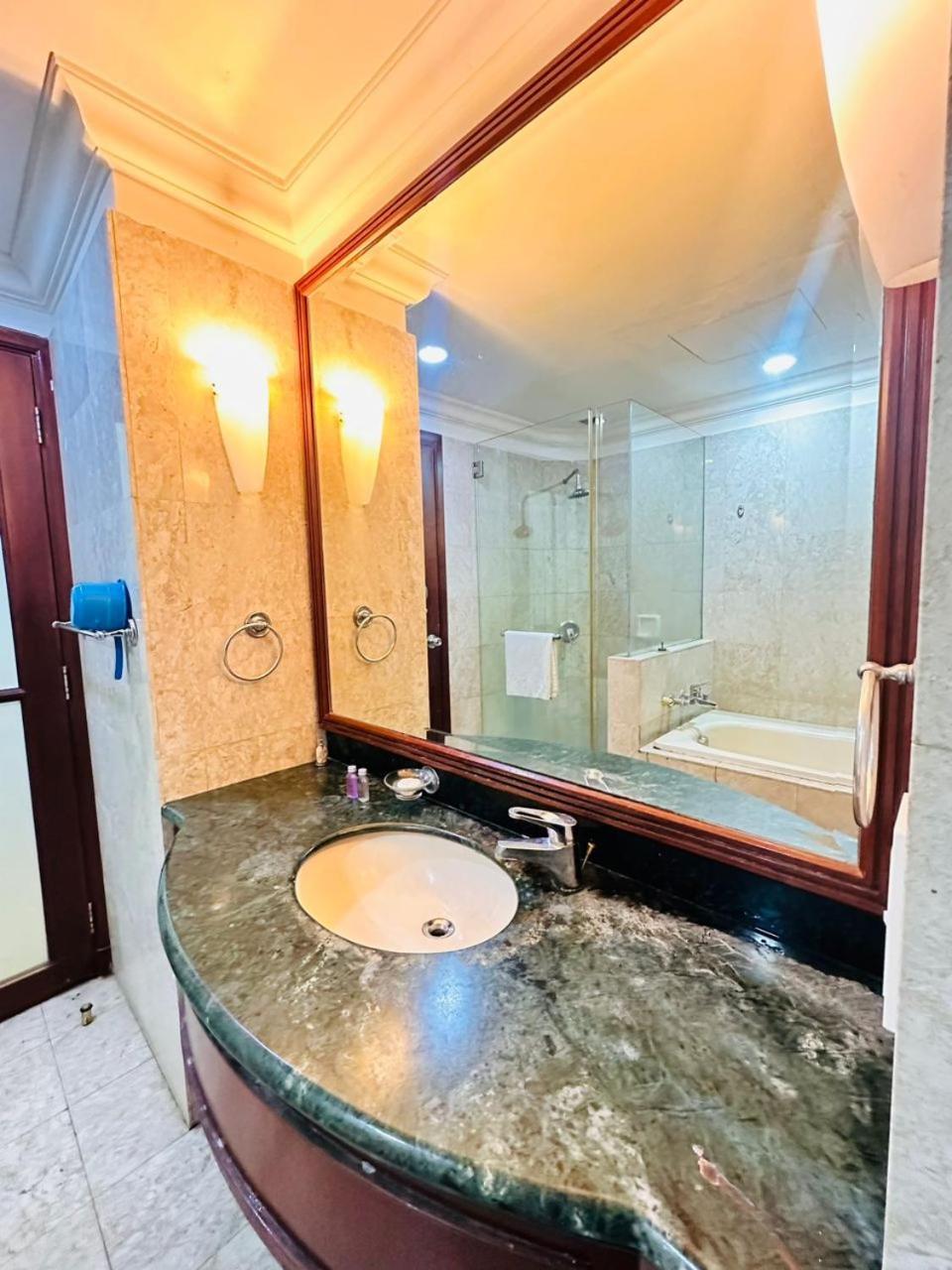 Kl Cozy East Suite At Times Square Apartment